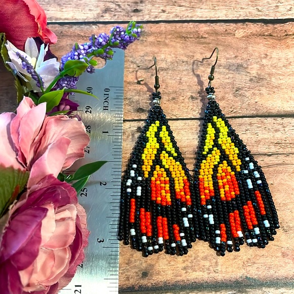 Butterfly wing beaded Earring - Picture 4 of 6